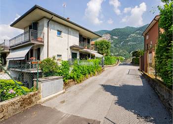 Villetta indipendente con giardino
