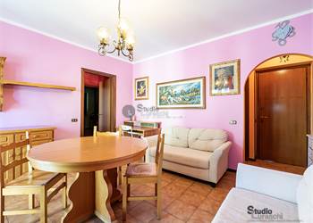 Trilocale con terrazzo, box e cantina in contesto recentemente riqualificato
